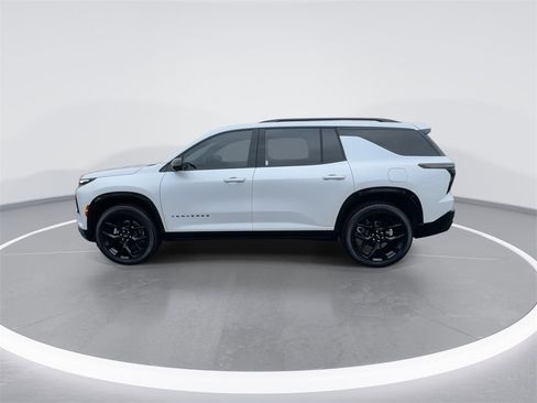 Used 2025 Chevrolet Traverse RS image 5