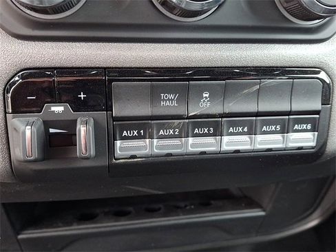 Used 2024 RAM 2500 Tradesman w/ Chrome Appearance Group image 23