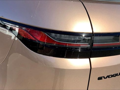 Used 2025 Land Rover Range Rover Evoque S image 14