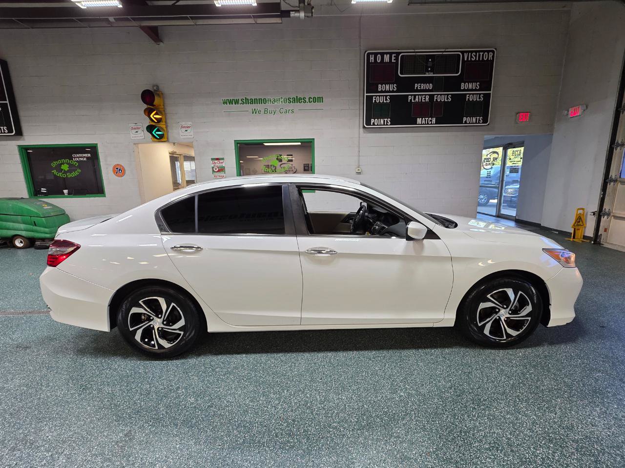 Used 2016 Honda Accord LX image 5