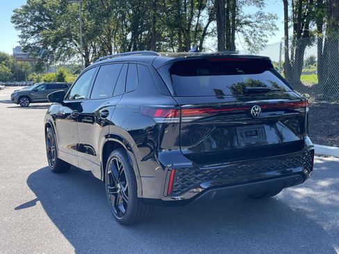 New 2026 Volkswagen Tiguan SE R-Line FWD image 4