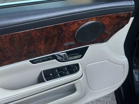 Used 2013 Jaguar XJ RWD image 12