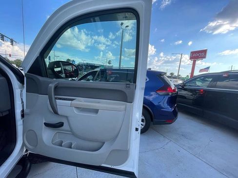 Used 2011 Chevrolet Silverado 1500 W/T w/ LS Package RWD image 13