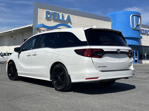 Certified 2023 Honda Odyssey Sport image 8