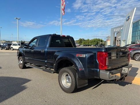 Used 2022 Ford F350 XLT w/ XLT Premium Package AWD/4WD image 3