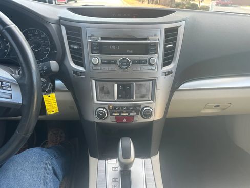 Used 2011 Subaru Outback 2.5i Premium image 13