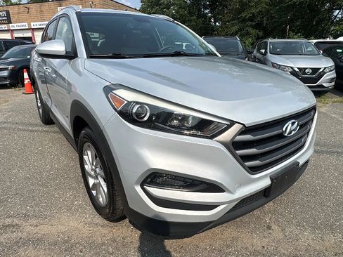 Used 2016 Hyundai Tucson SE w/ Option Group 02 FWD image 3