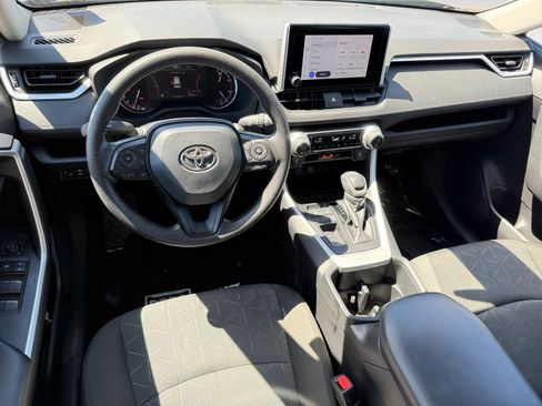 Used 2024 Toyota RAV4 XLE FWD image 15