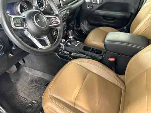 Used 2023 Jeep Wrangler Unlimited Sahara w/ Cold Weather Group AWD/4WD image 23