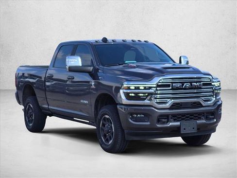 Used 2025 RAM 2500 Laramie AWD/4WD image 3
