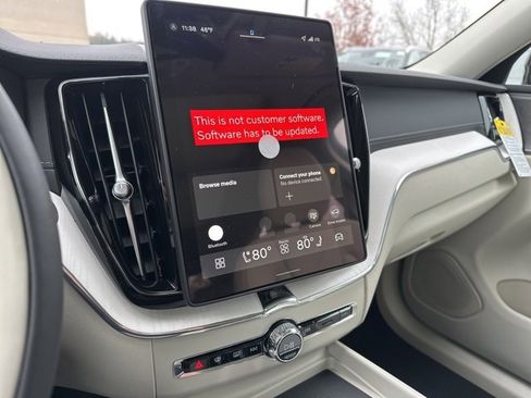 New 2026 Volvo XC60 B5 Ultra w/ Protection Package Premier image 15