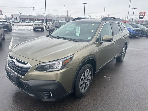 Certified 2022 Subaru Outback Premium image 3
