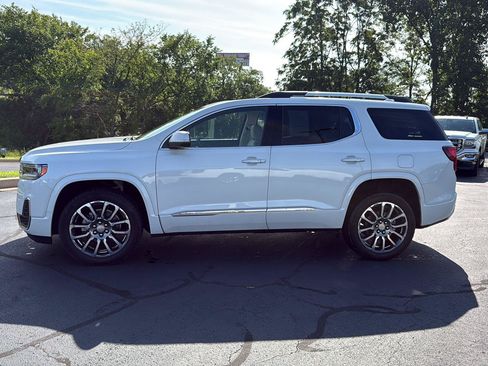 Used 2020 GMC Acadia Denali w/ Technology Package AWD/4WD image 2