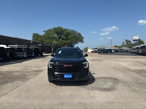 Used 2027 GMC Terrain Elevation w/ Elevation Premium Package FWD image 2