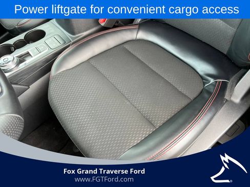 Certified 2025 Ford Escape ST-Line Select AWD/4WD image 10