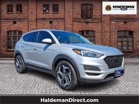 Used 2021 Hyundai Tucson SE FWD image 1