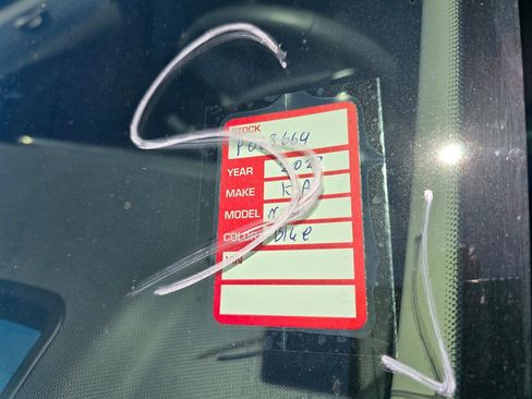 Certified 2023 Kia Niro Wave w/ Wave Preserve Package FWD image 6