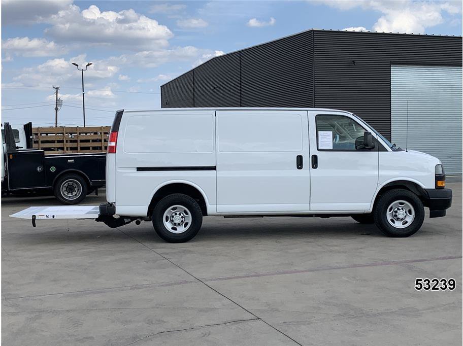 Used 2021 Chevrolet Express 3500 w/ Driver Convenience Package RWD image 7