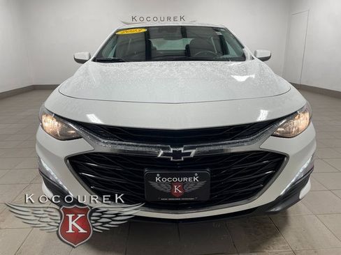 Used 2023 Chevrolet Malibu LT image 2