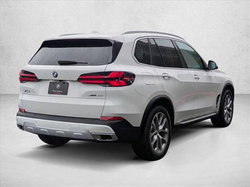 New 2026 BMW X5 xDrive40i w/ Premium Package image 2