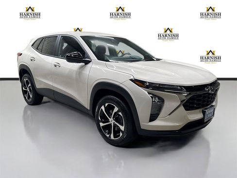 New 2026 Chevrolet Trax RS w/ Driver Confidence Package image 3