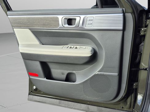 Used 2025 Hyundai Santa Fe Calligraphy FWD image 26