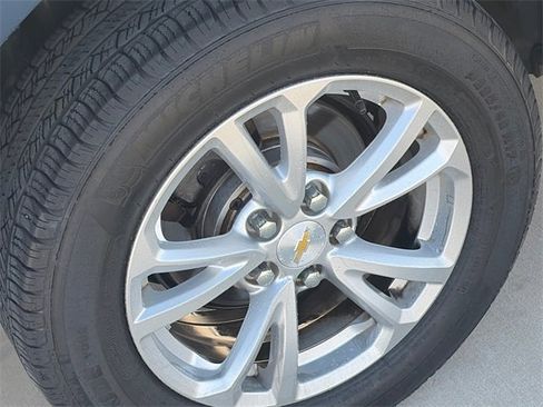 Used 2017 Chevrolet Equinox LT w/ Convenience Package image 10