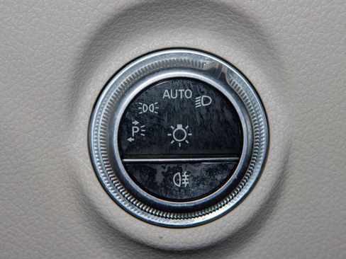 Used 2022 Mercedes-Benz C 300 Sedan w/ Exclusive Trim Package image 28