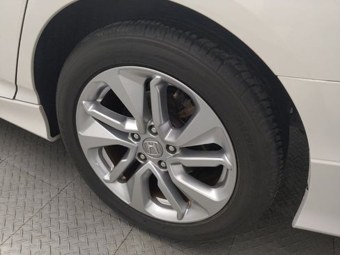 Used 2019 Honda Accord LX image 31