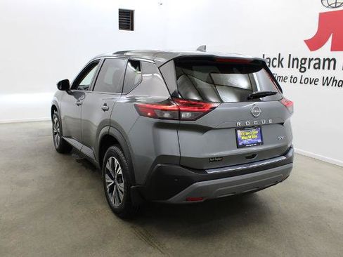 Certified 2022 Nissan Rogue SV FWD image 3