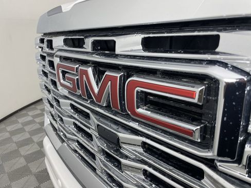 New 2025 GMC Sierra 2500 Denali w/ Denali Reserve Package image 32