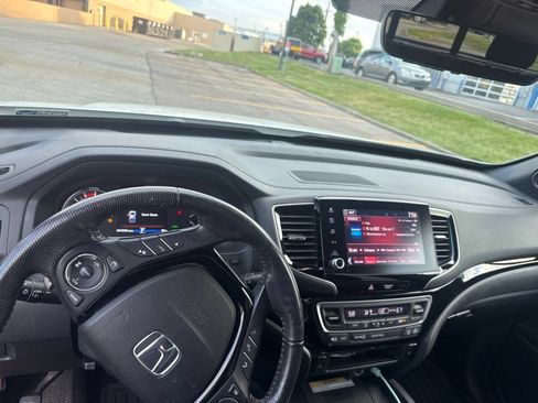 Used 2021 Honda Ridgeline Black Edition image 3