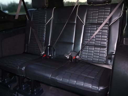 Used 2025 Cadillac Escalade ESV Sport Platinum image 28