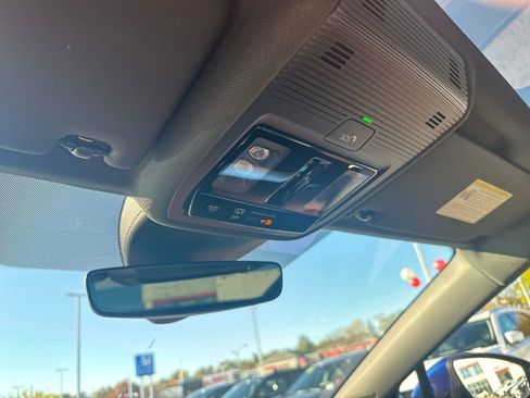 Used 2021 Volkswagen ID.4 Pro S image 29