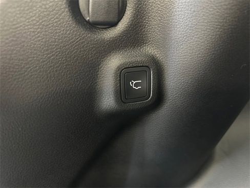 New 2026 Jeep Compass Latitude image 18