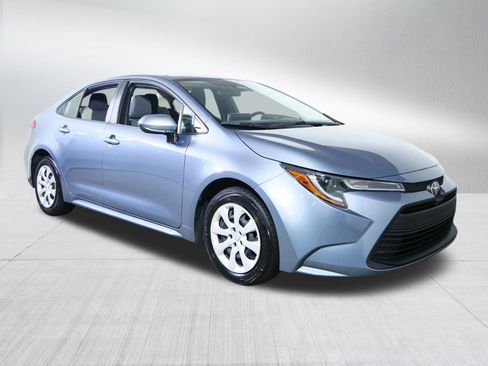 Used 2023 Toyota Corolla LE image 1