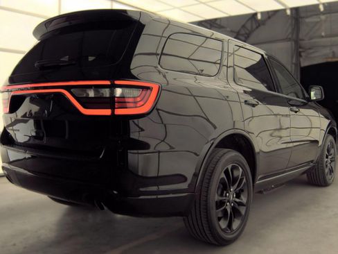 Used 2022 Dodge Durango SXT w/ Blacktop Package AWD/4WD image 3