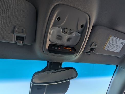 Used 2022 Chevrolet Bolt LT w/ Infotainment Package image 29