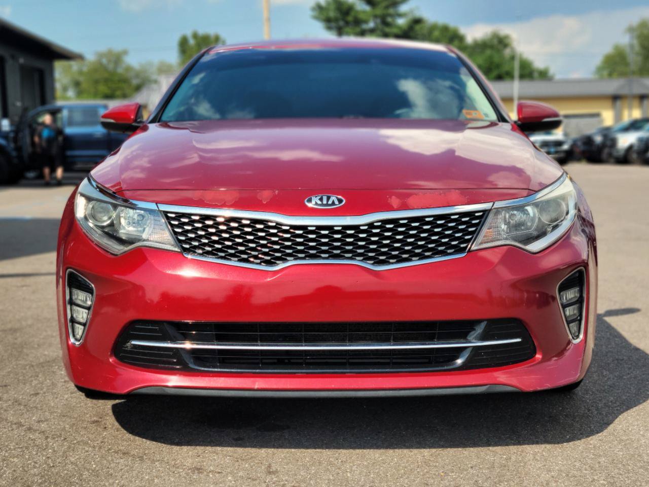 Used 2018 Kia Optima S FWD image 2