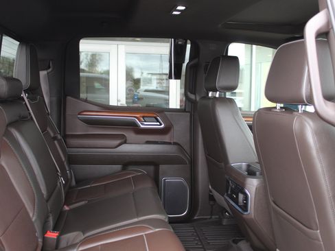 Used 2023 GMC Sierra 1500 Denali w/ Denali Reserve Package AWD/4WD image 12