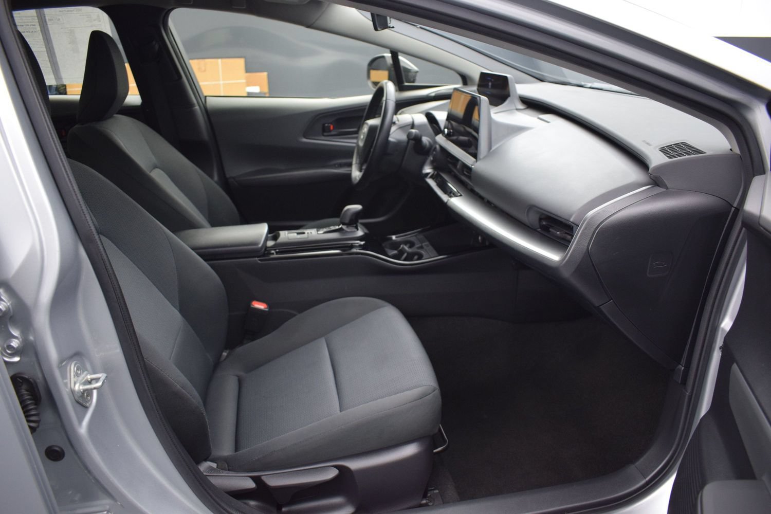 Used 2023 Toyota Prius LE FWD image 10