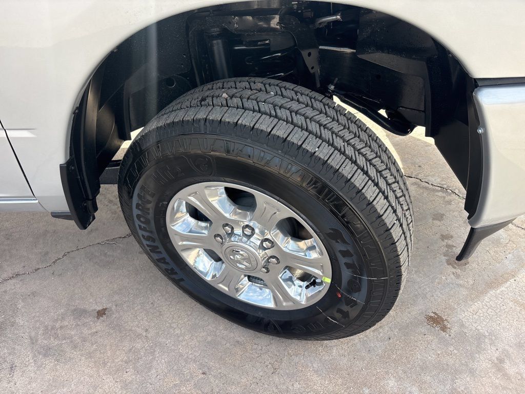 New 2026 RAM 3500 Big Horn AWD/4WD image 12