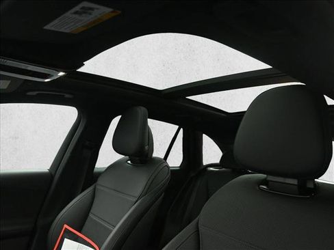Certified 2026 Mercedes-Benz GLC 300 4MATIC image 17