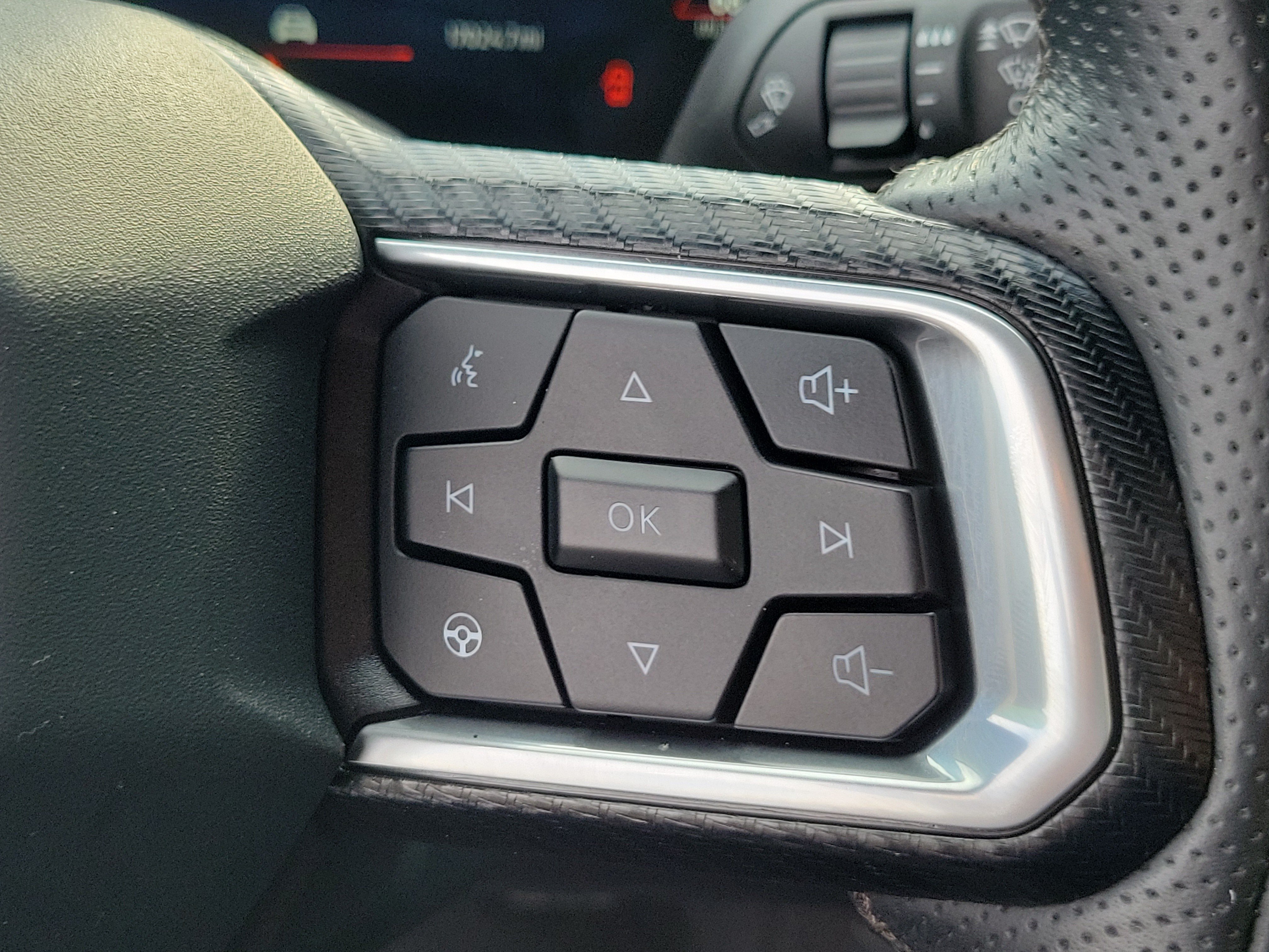Used 2025 Ford Mustang Premium RWD image 25