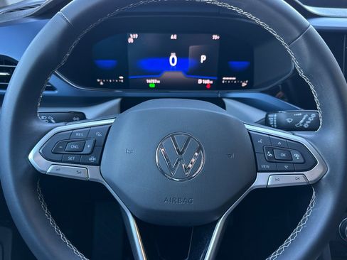Used 2022 Volkswagen Taos SE image 23