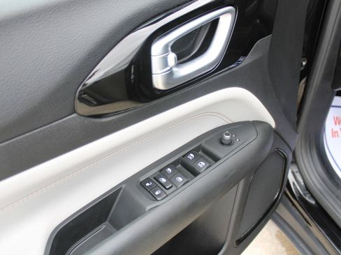 Used 2023 Jeep Compass Limited AWD/4WD image 11
