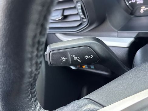 Used 2022 Ford Explorer XLT image 16