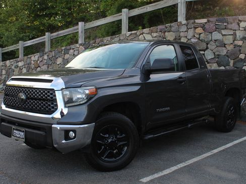 Used 2018 Toyota Tundra SR5 AWD/4WD image 2