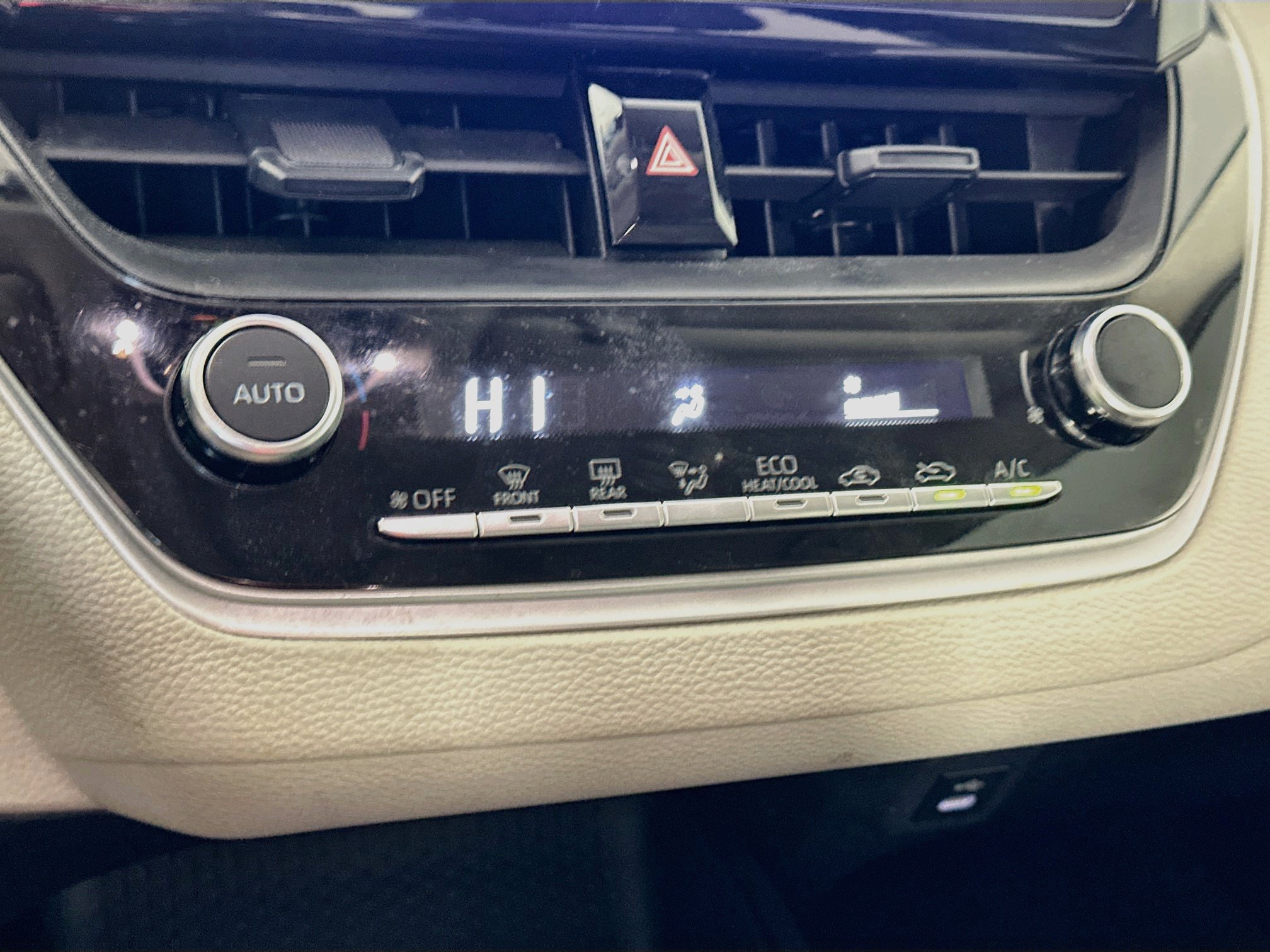 Used 2025 Toyota Corolla LE FWD image 23