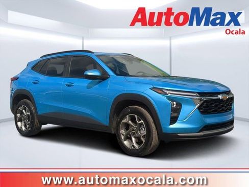 Used 2025 Chevrolet Trax LT w/ Driver Confidence Package FWD image 1
